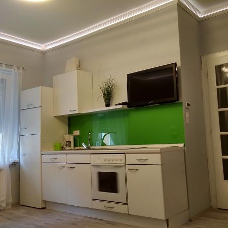 Anna Apartmanok Pécs Esterno foto