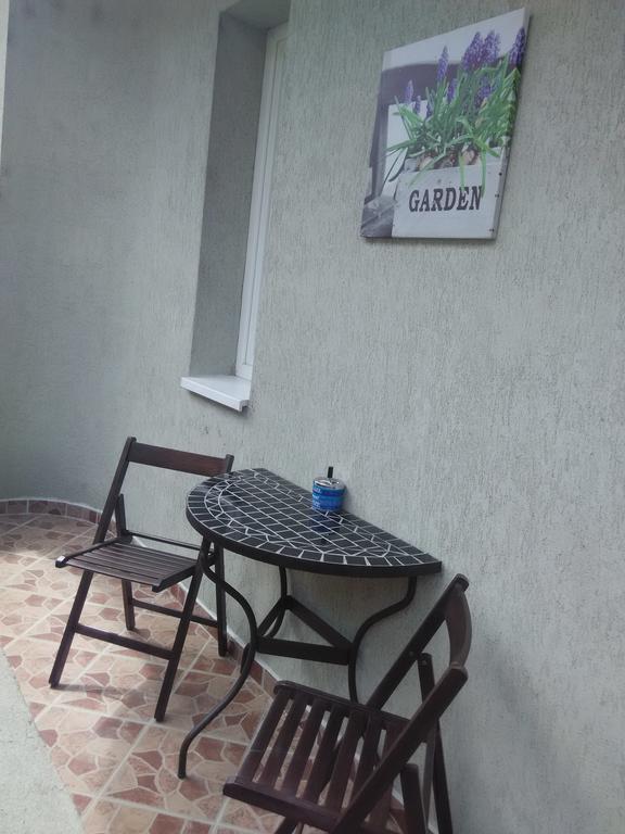 Anna Apartmanok Pécs Esterno foto