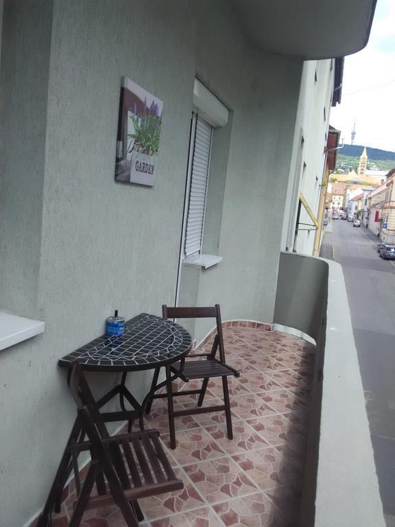 Anna Apartmanok Pécs Esterno foto