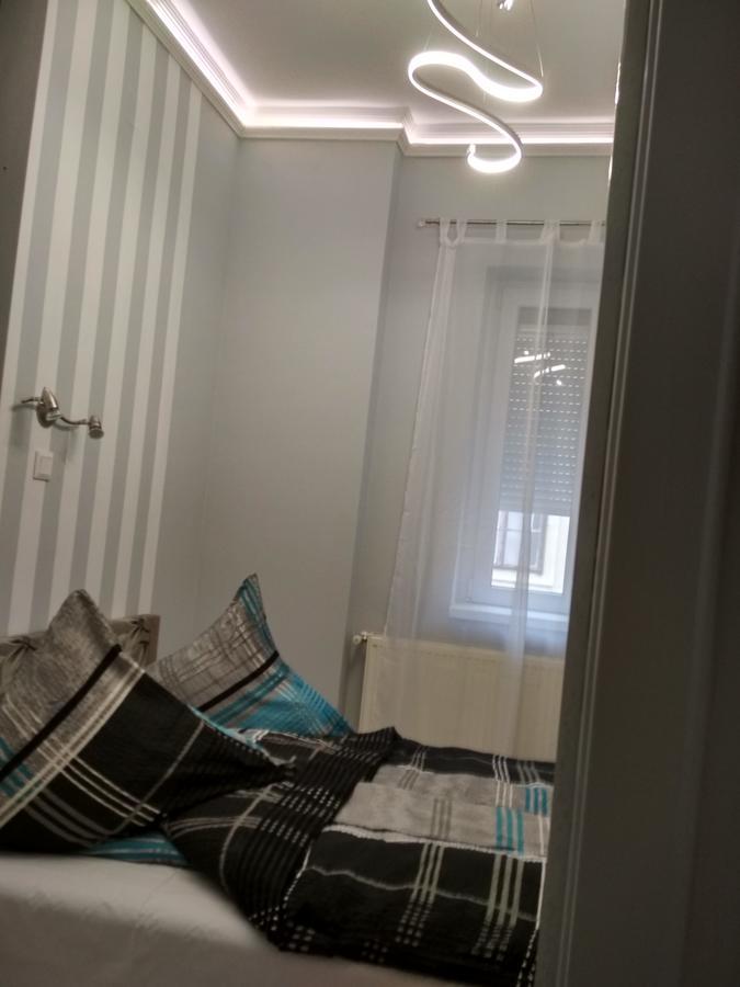 Anna Apartmanok Pécs Esterno foto