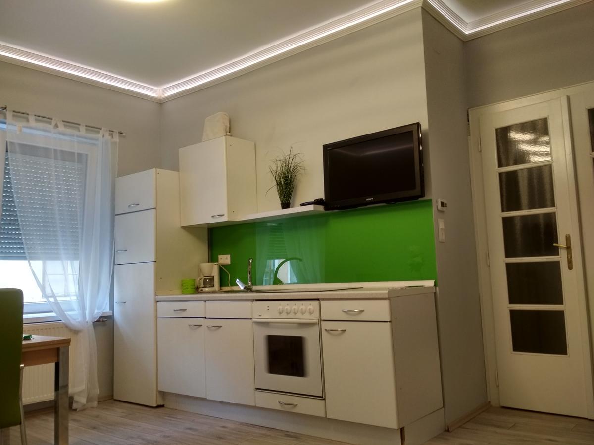 Anna Apartmanok Pécs Esterno foto